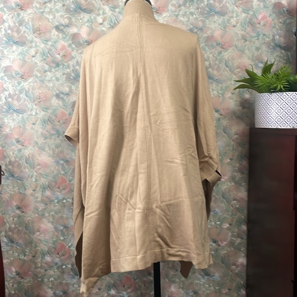 Banana Republic Cloak Sweater - Picture 2 of 5